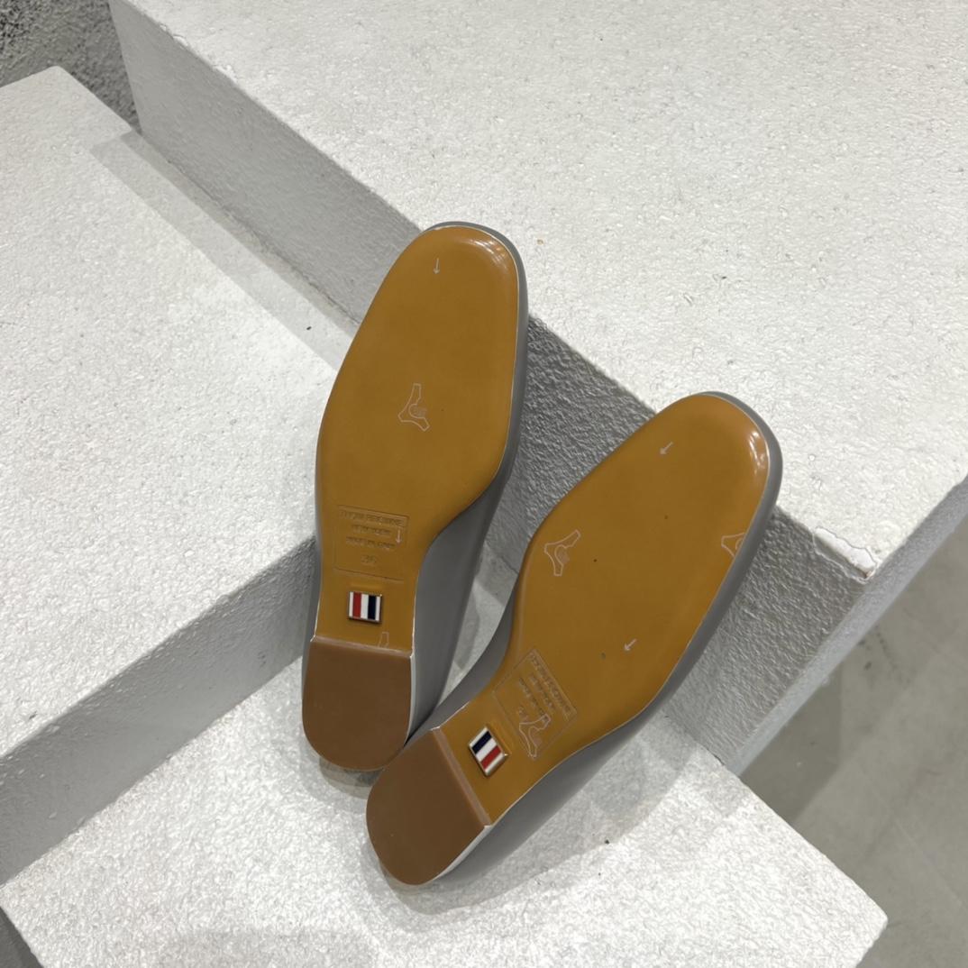 Thom Browne Bow-detail Flat Loafers - DopestKickz