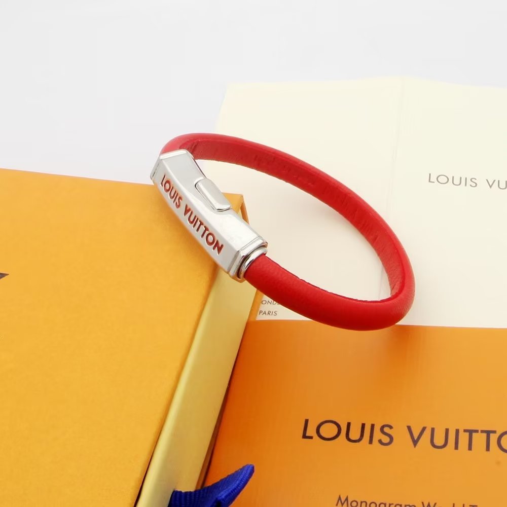 Louis Vuitton Clip It Bracelet     M8120E - DopestKickz