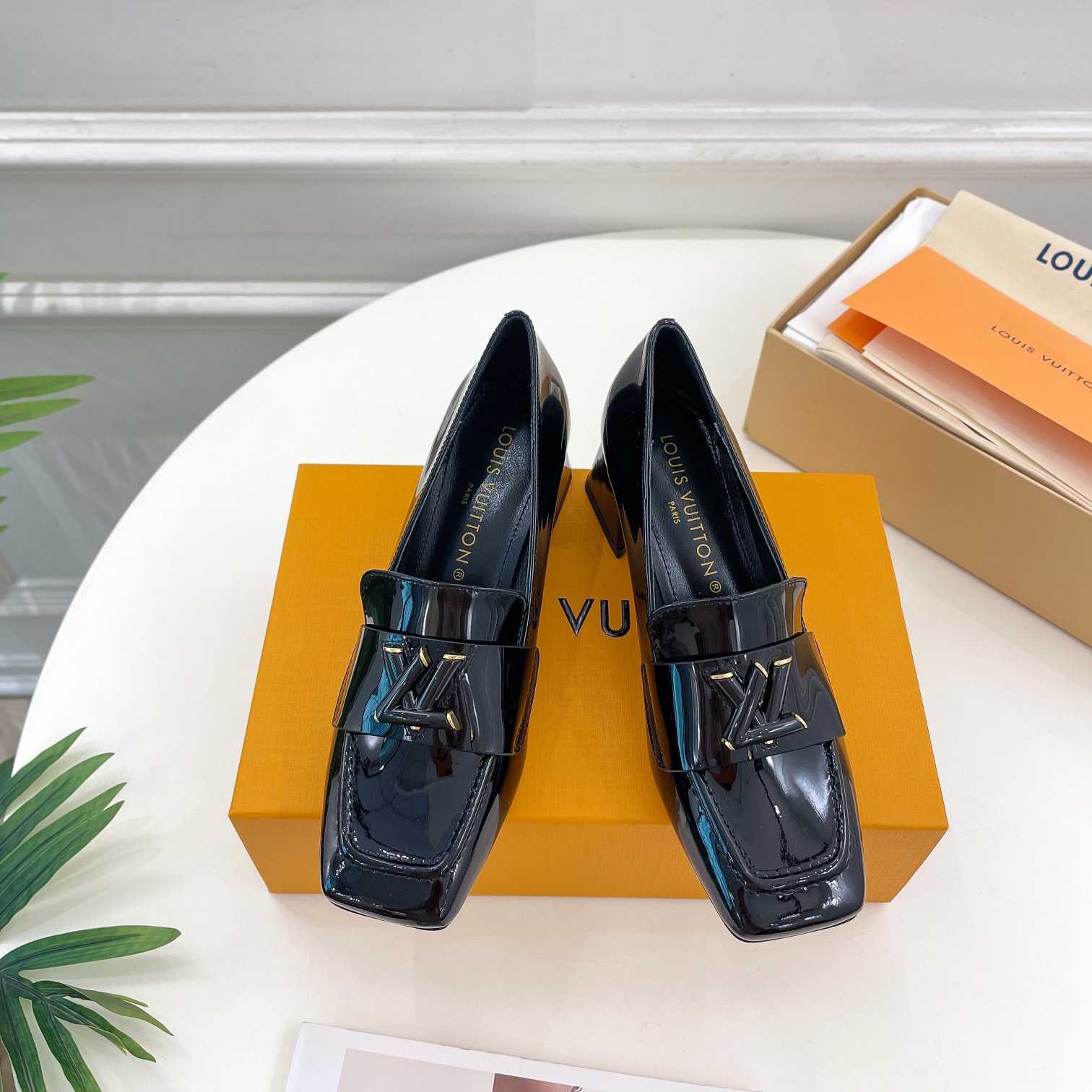 Louis Vuitton Shake Loafer   1ABTL2 - DopestKickz