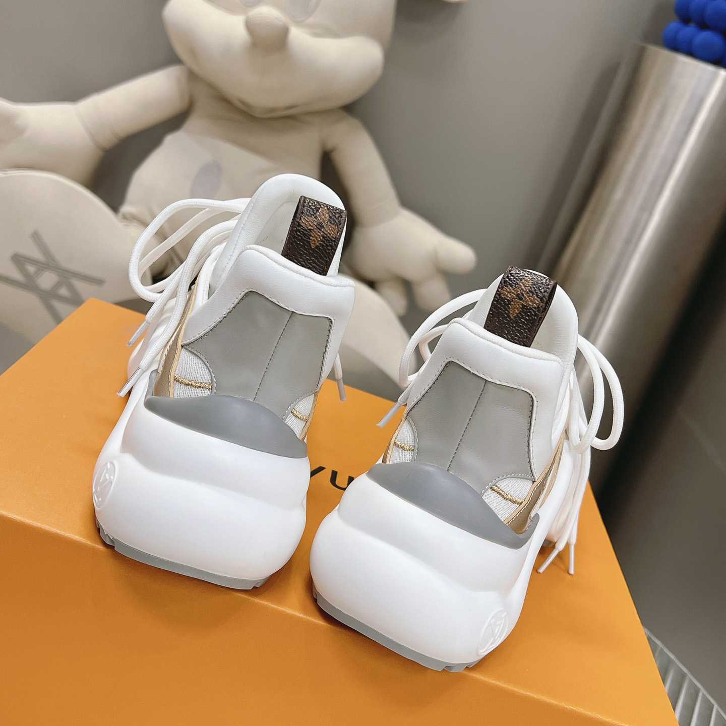 Louis Vuitton LV Archlight Sneaker      1AAVXW - DopestKickz