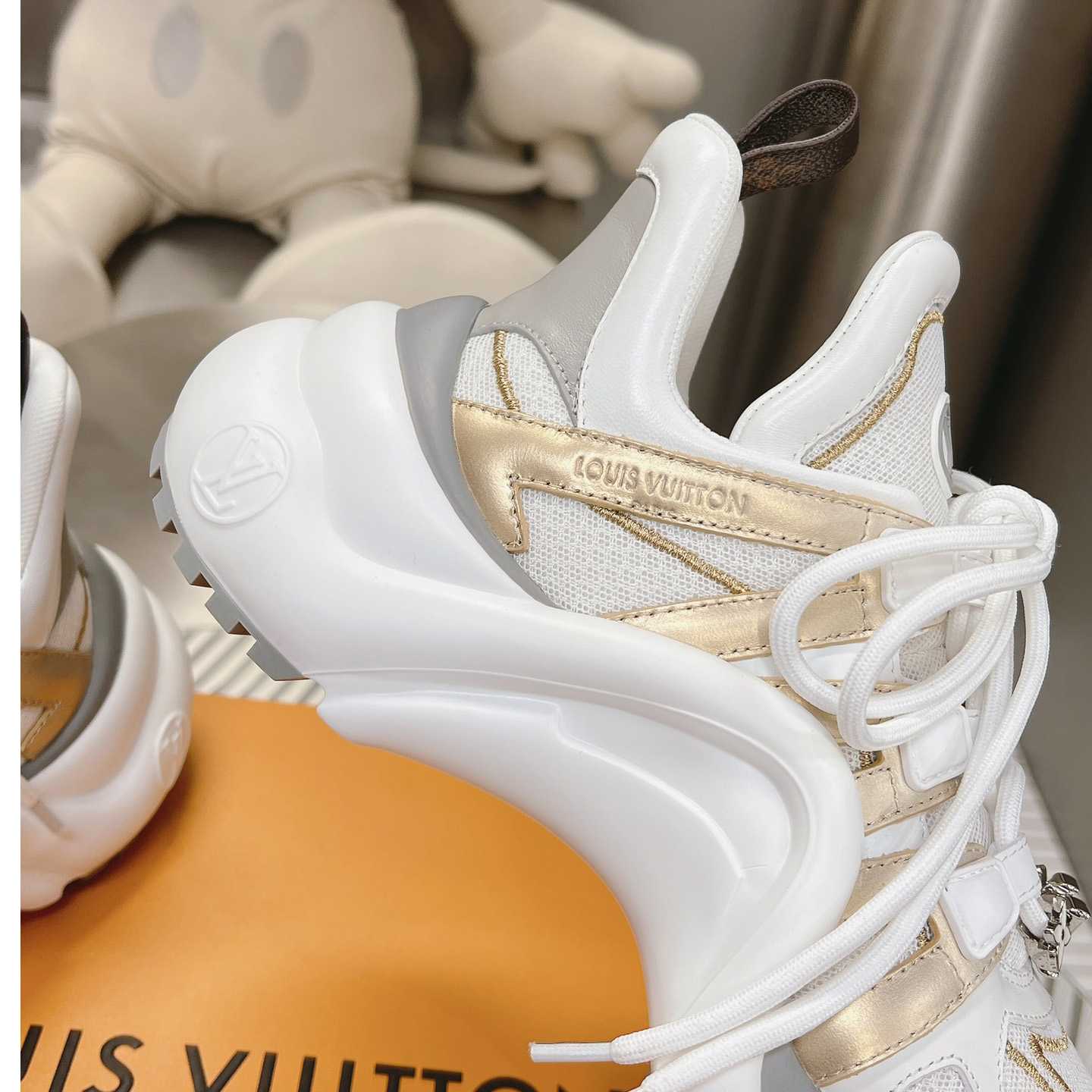 Louis Vuitton LV Archlight Sneaker      1AAVXW - DopestKickz