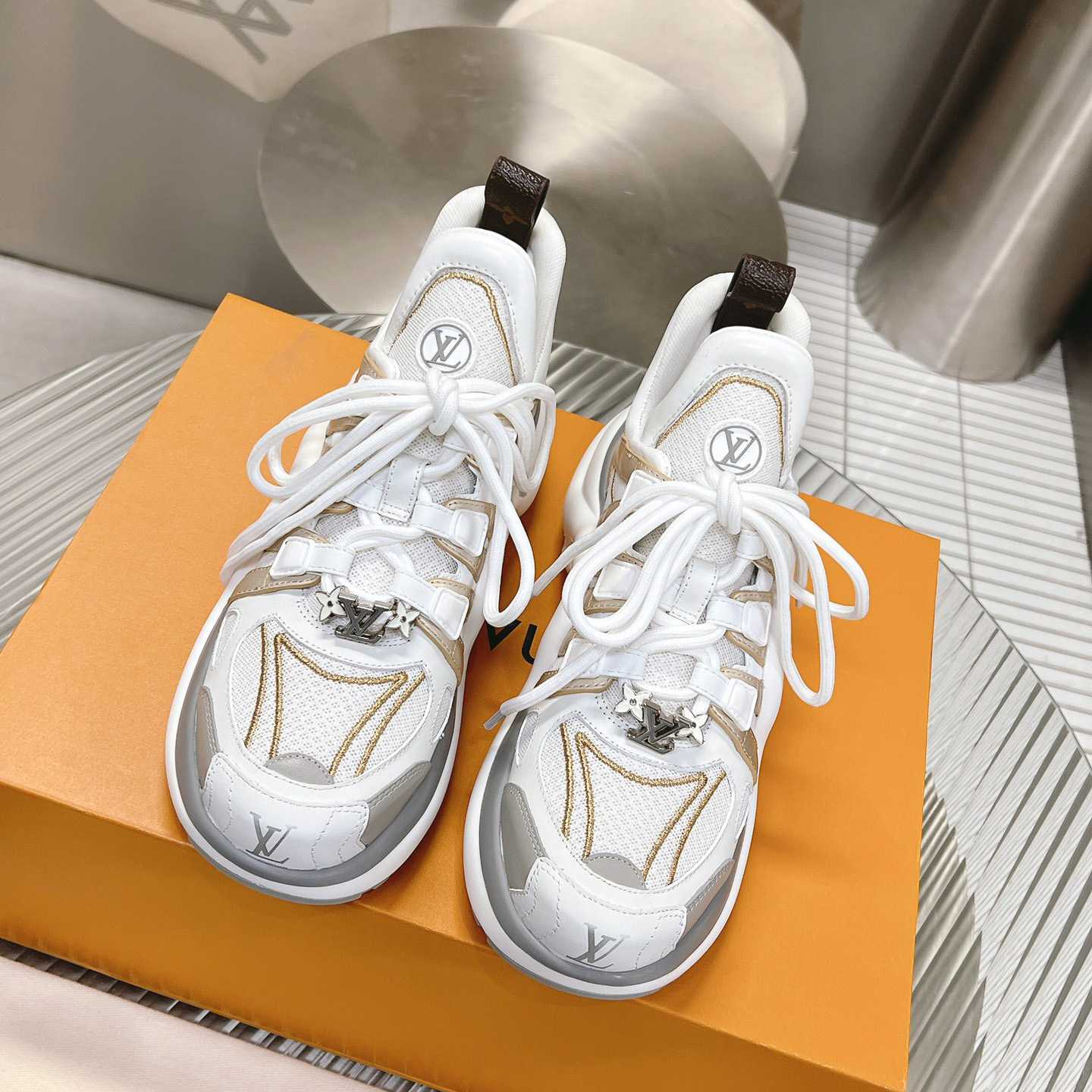 Louis Vuitton LV Archlight Sneaker      1AAVXW - DopestKickz