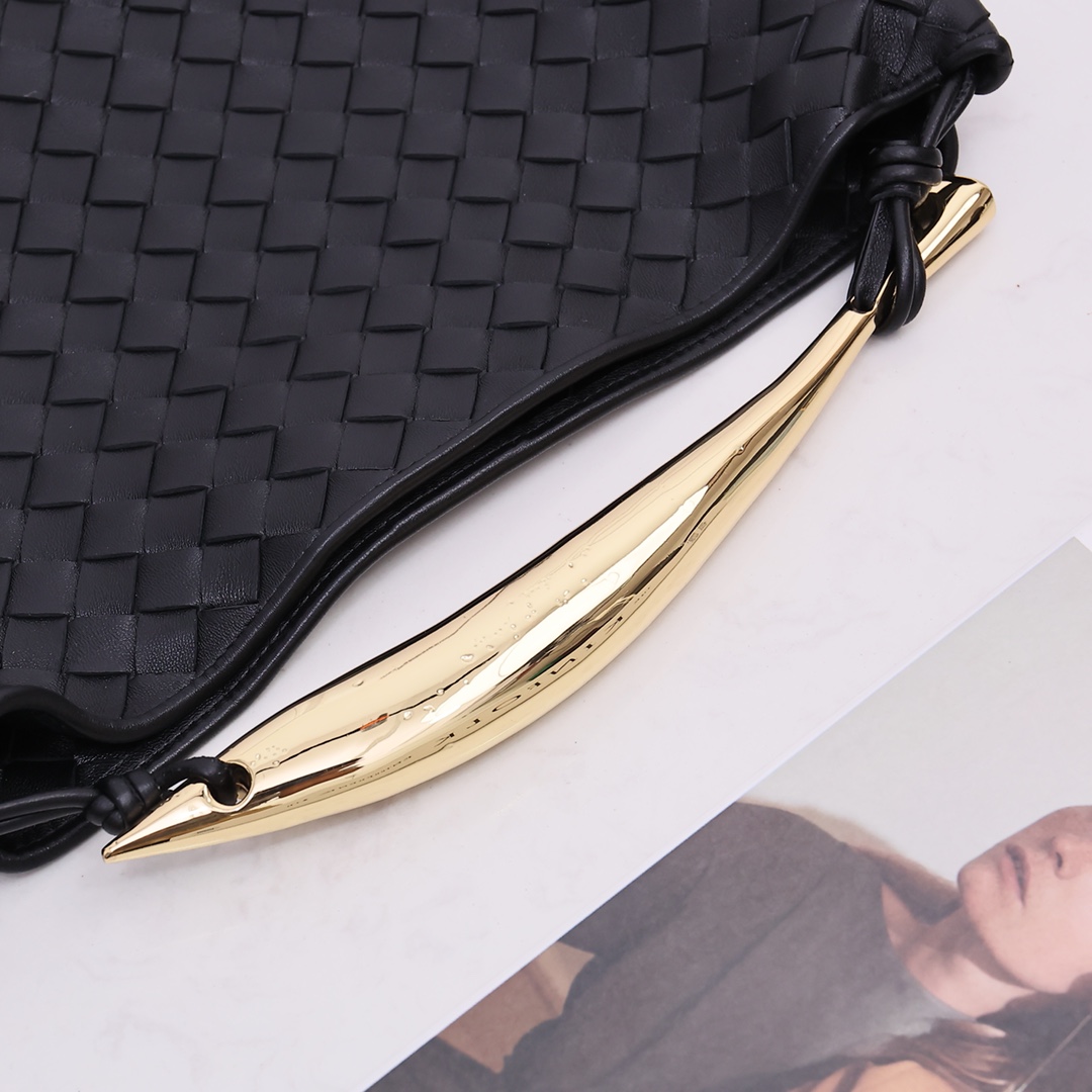 Bottega Veneta Sardine - DopestKickz