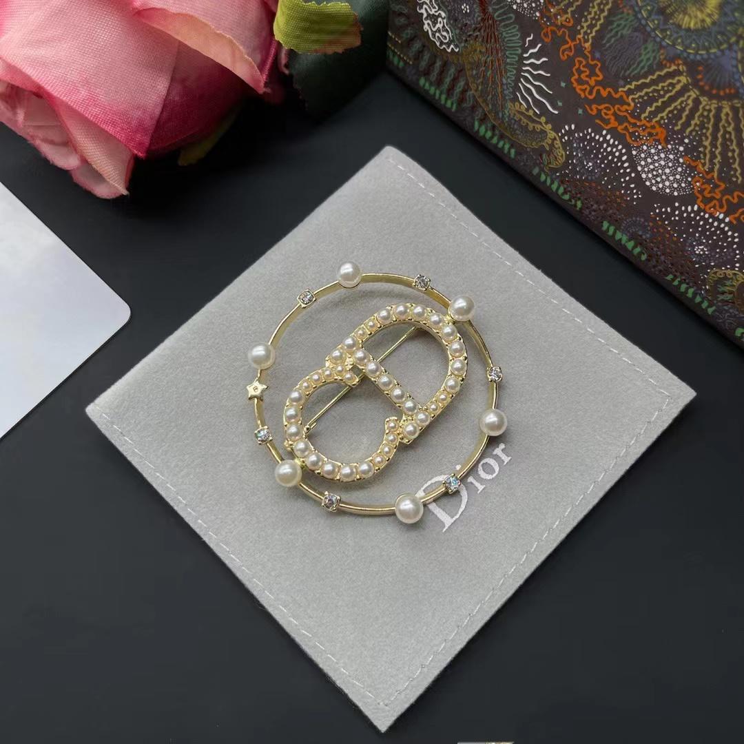 Dior Crystal Pearl Clair D Lune Brooch Gold - DopestKickz