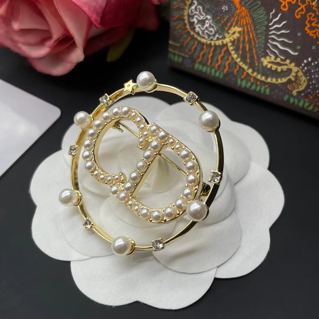 Dior Crystal Pearl Clair D Lune Brooch Gold - DopestKickz