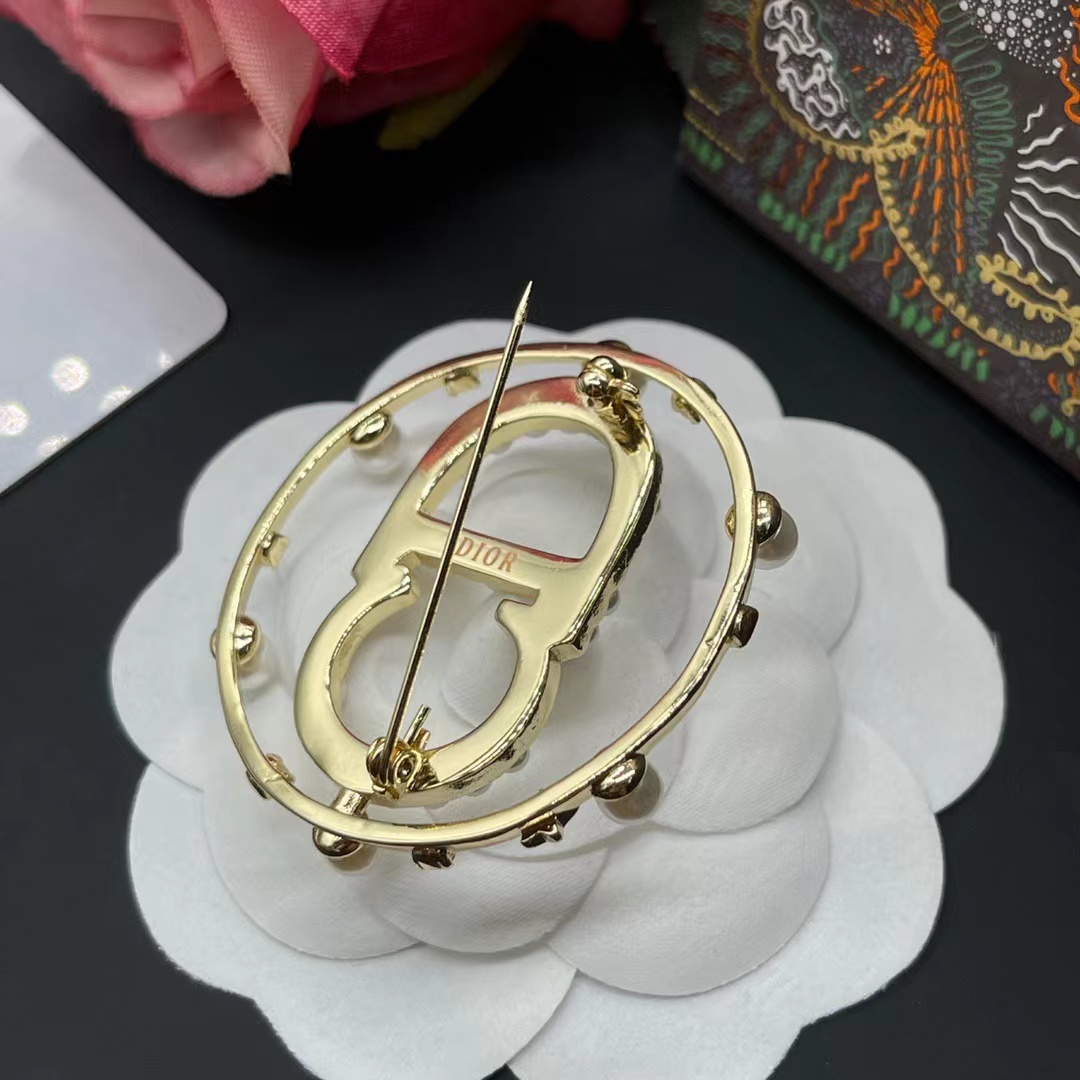 Dior Crystal Pearl Clair D Lune Brooch Gold - DopestKickz