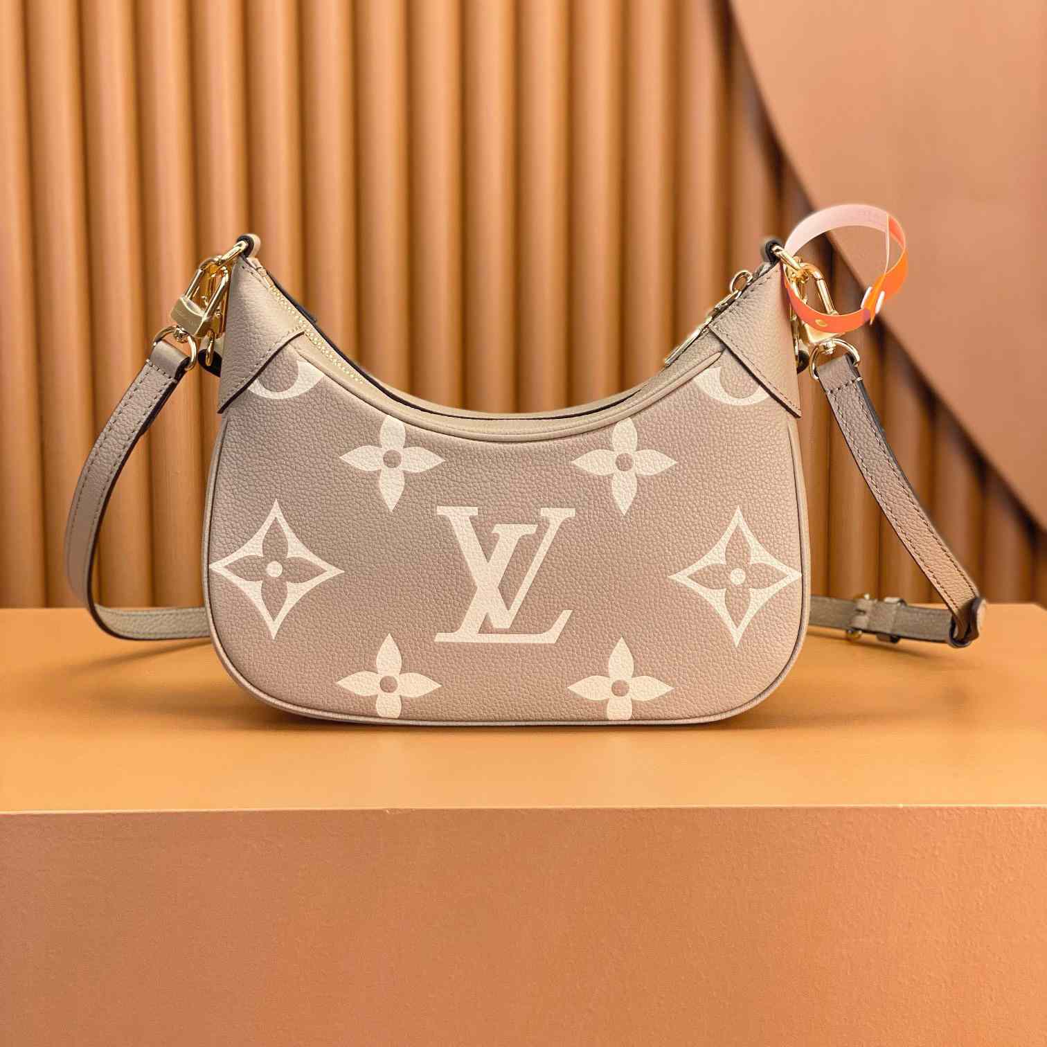 Louis Vuitton Bagatelle (24x18x7cm)      M46112 - DopestKickz