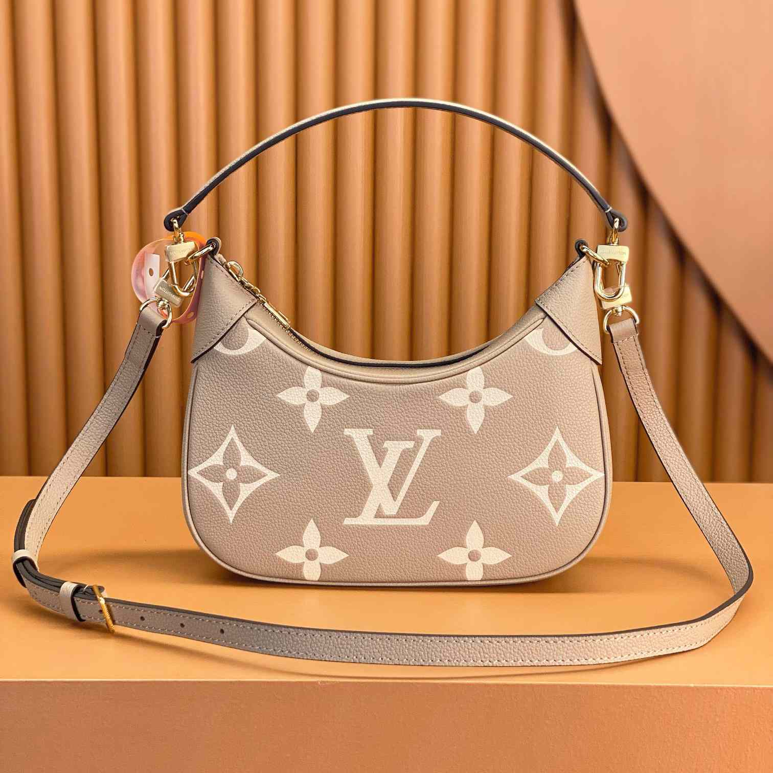 Louis Vuitton Bagatelle (24x18x7cm)      M46112 - DopestKickz