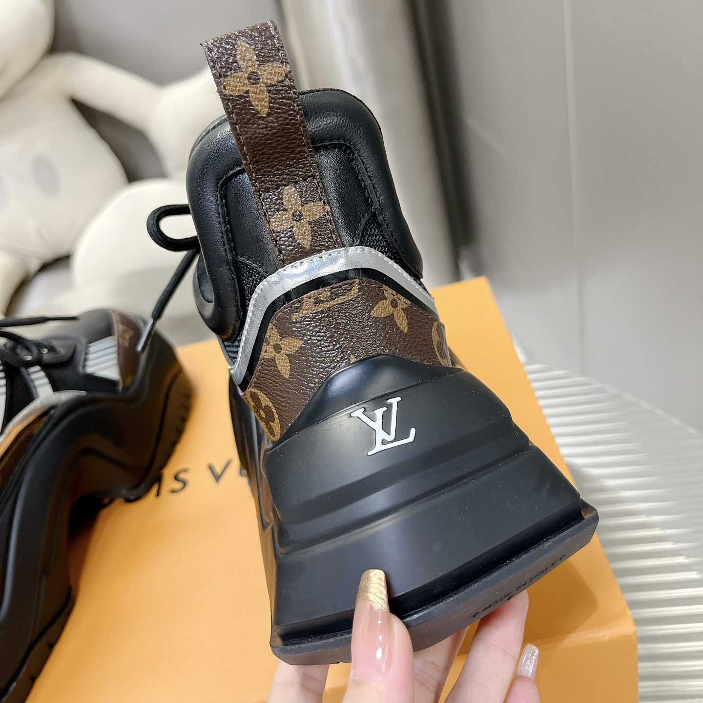 Louis Vuitton LV Archlight 2.0 Platform Sneaker    1ABIHC - DopestKickz
