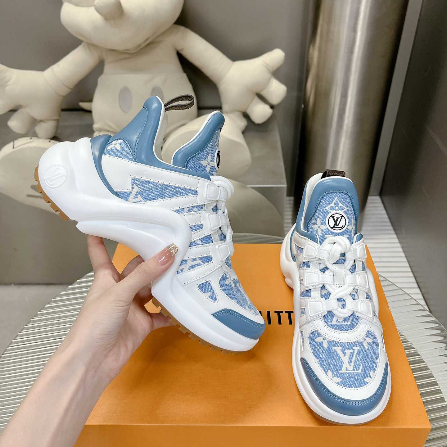 Louis Vuitton LV Archlight Sneaker     1AB30T - DopestKickz