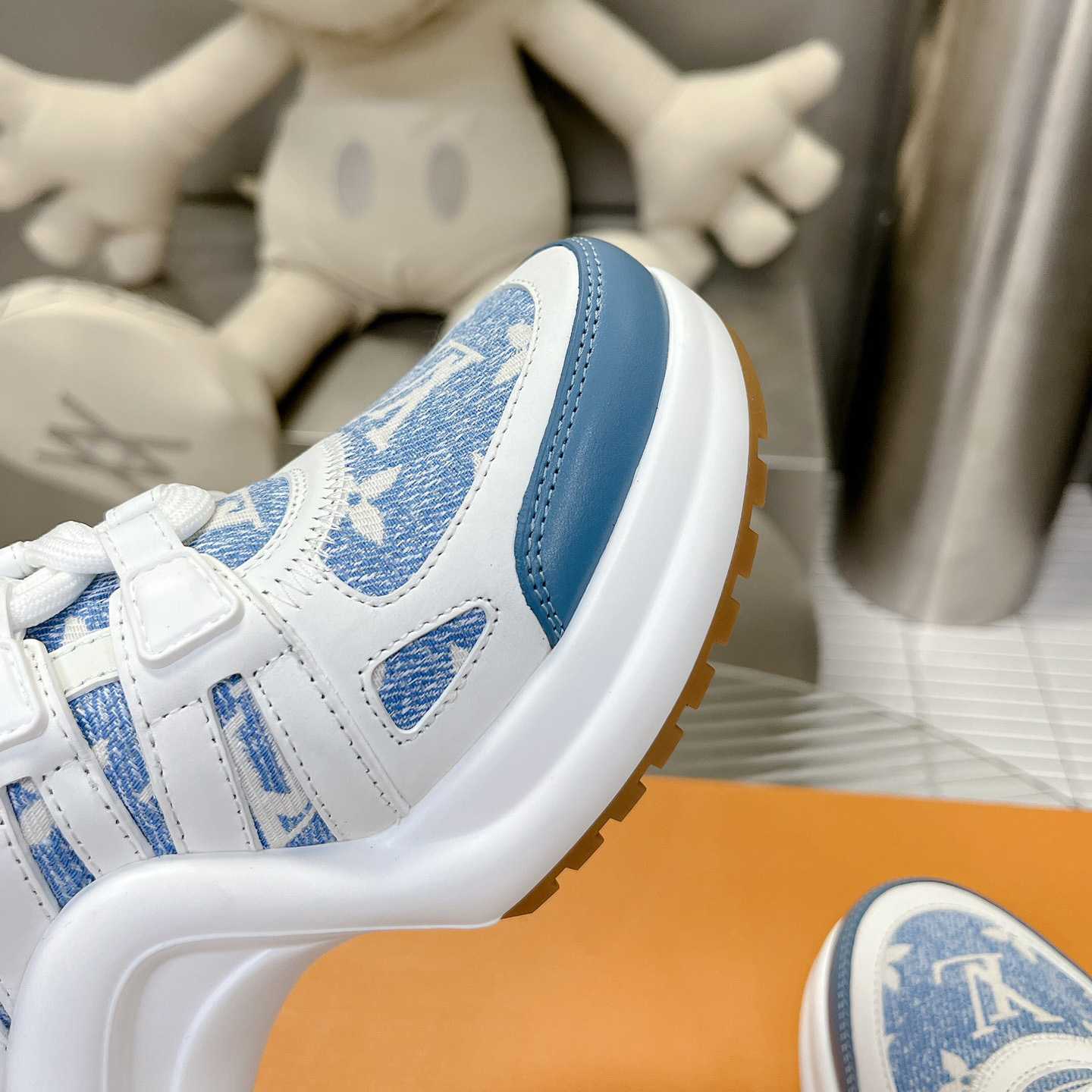 Louis Vuitton LV Archlight Sneaker     1AB30T - DopestKickz
