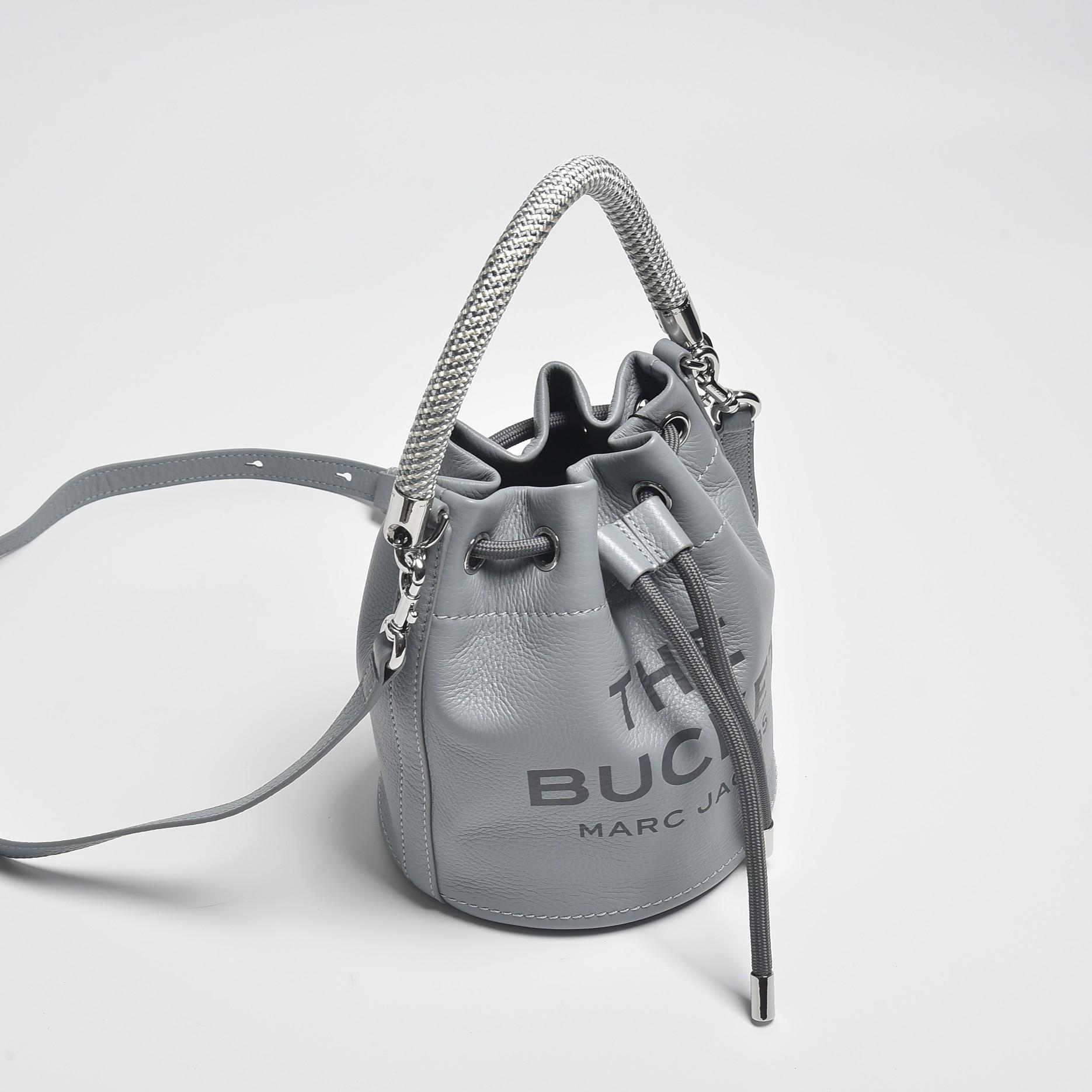 Marc Jacobs Women's Leather The Bucket Bag  - DopestKickz