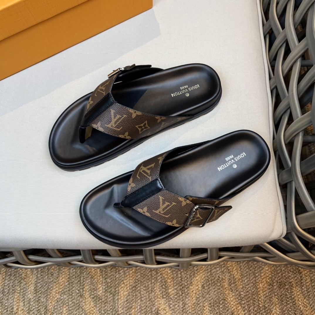 Louis Vuitton Flip Flops - DopestKickz