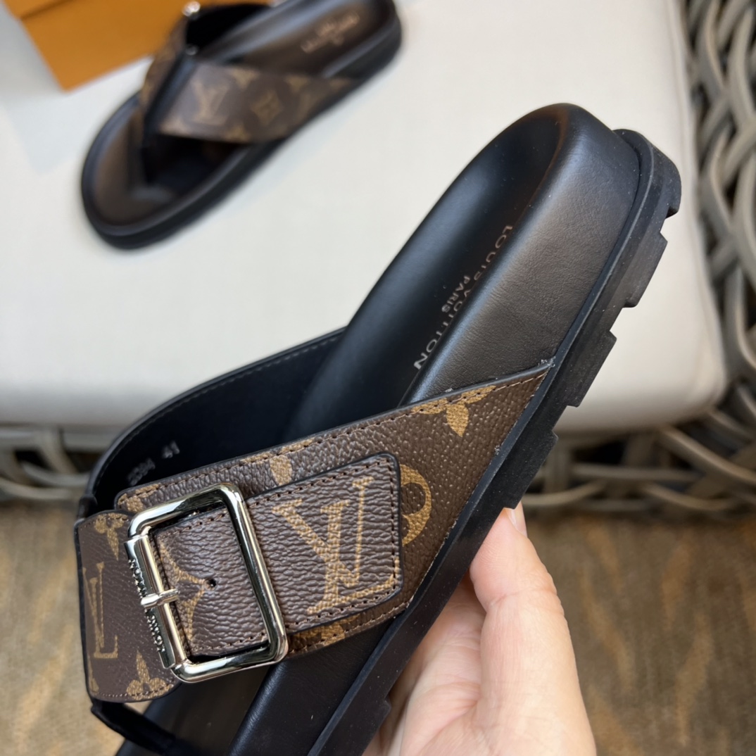 Louis Vuitton Flip Flops - DopestKickz