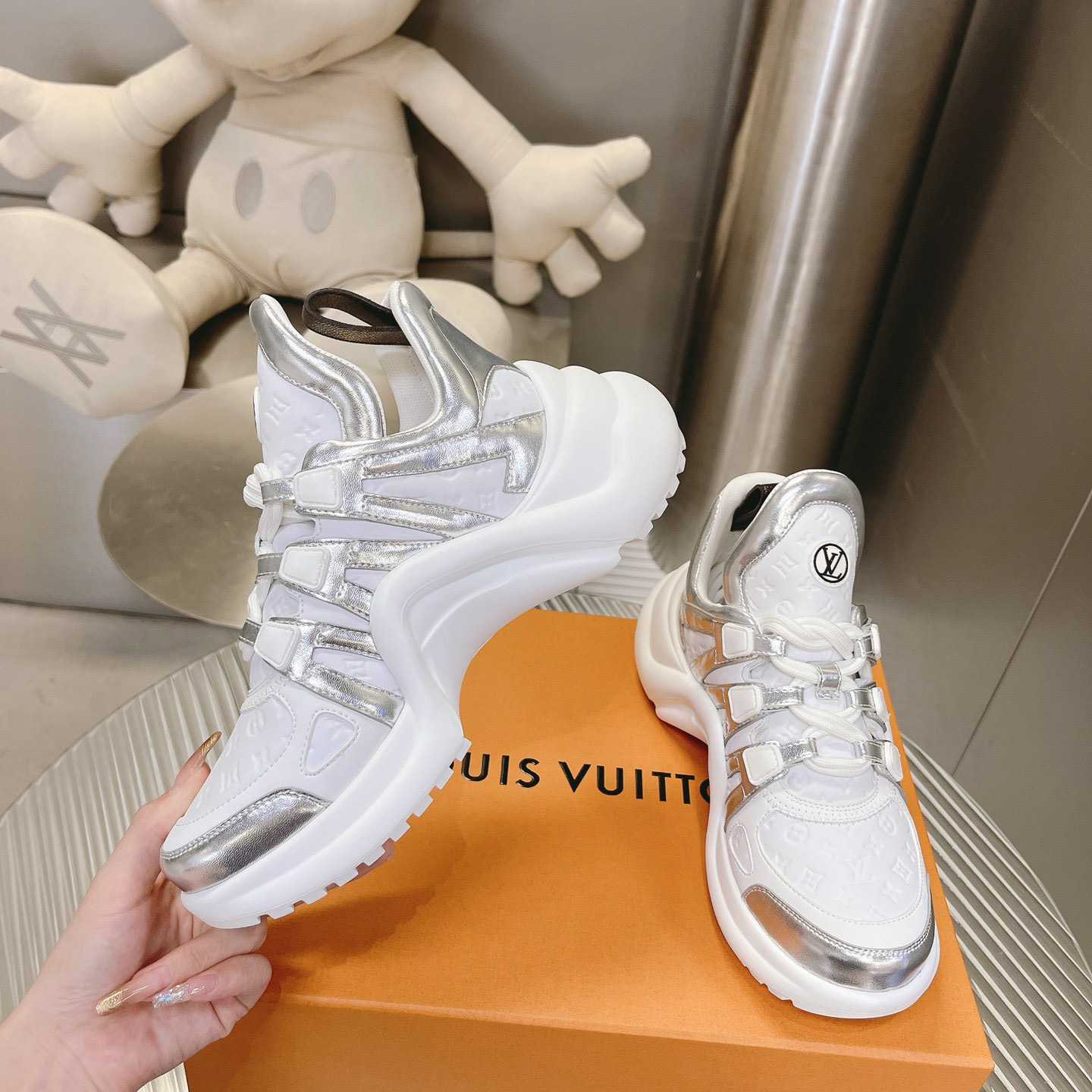 Louis Vuitton LV Archlight Sneaker     1ABVFN - DopestKickz