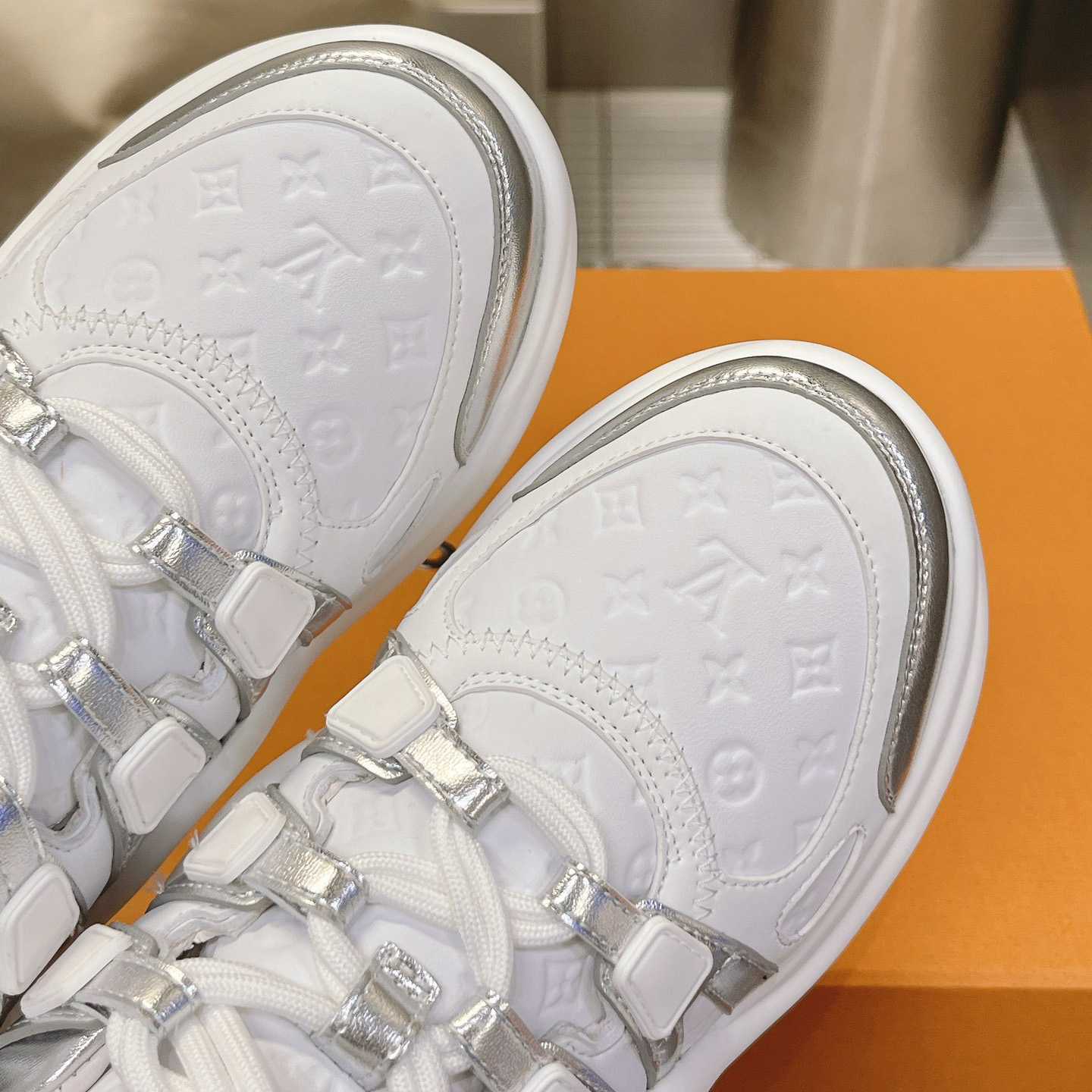 Louis Vuitton LV Archlight Sneaker     1ABVFN - DopestKickz