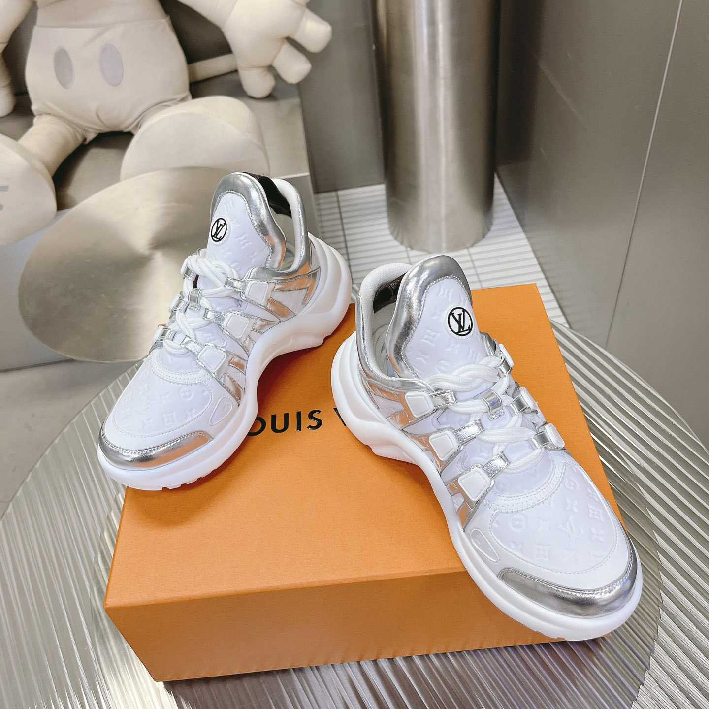 Louis Vuitton LV Archlight Sneaker     1ABVFN - DopestKickz