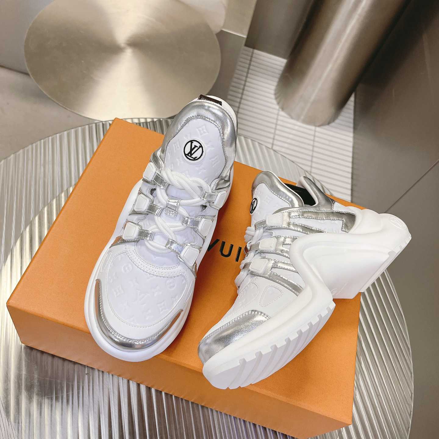 Louis Vuitton LV Archlight Sneaker     1ABVFN - DopestKickz