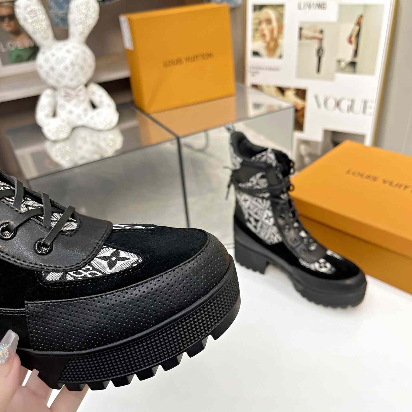 Louis Vuitton Laureate Platform Desert Boots  - DopestKickz