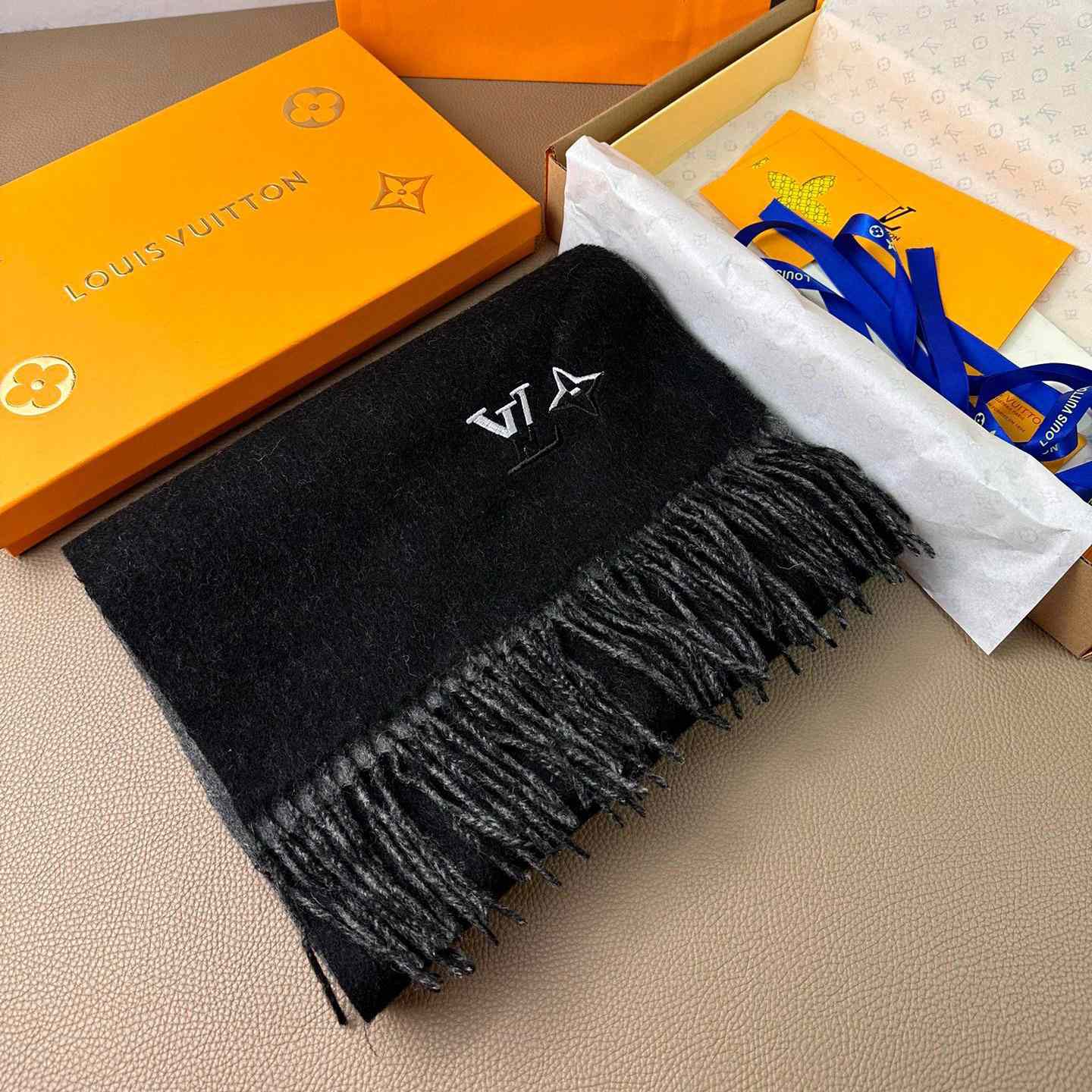 Louis Vitton LV Dual Scarf - DopestKickz