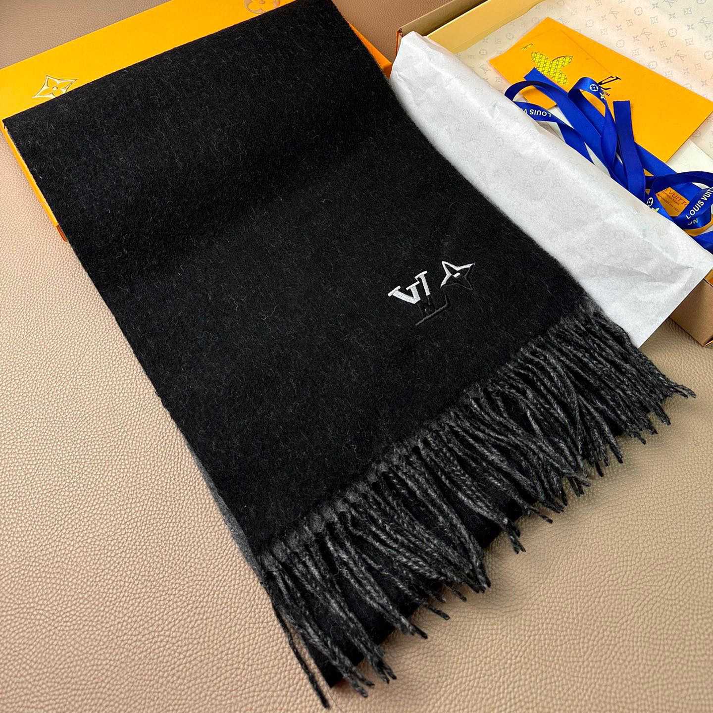 Louis Vitton LV Dual Scarf - DopestKickz