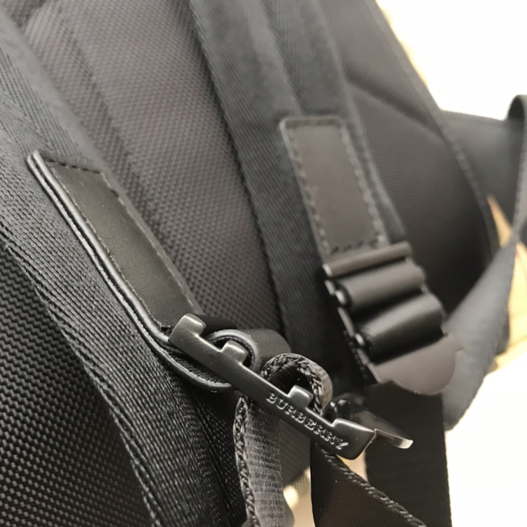 Burberry Murray Archive Check Drawstring Fasten Backpack (30 x 17 x 50cm) - DopestKickz