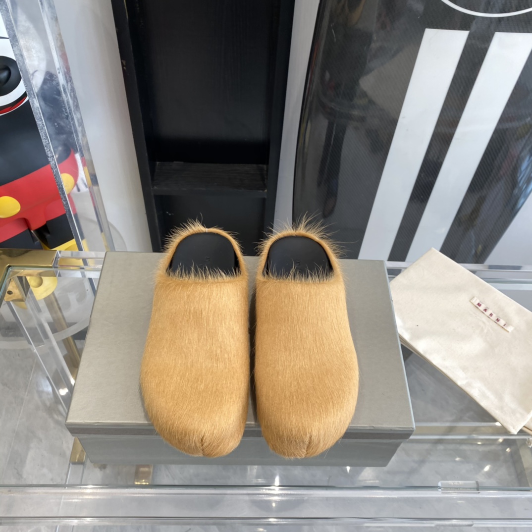 Marni Fussbett Slip-On Flat Mules - DopestKickz
