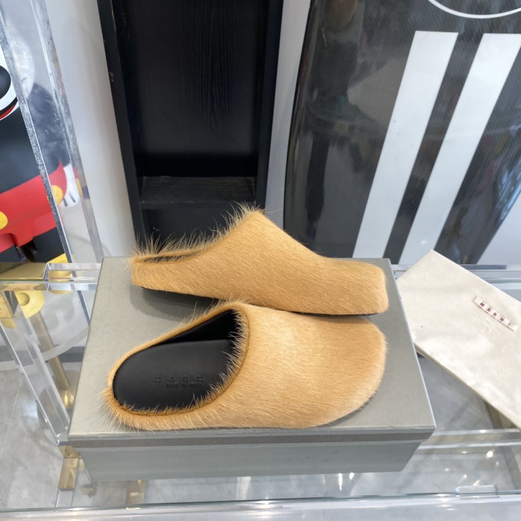 Marni Fussbett Slip-On Flat Mules - DopestKickz