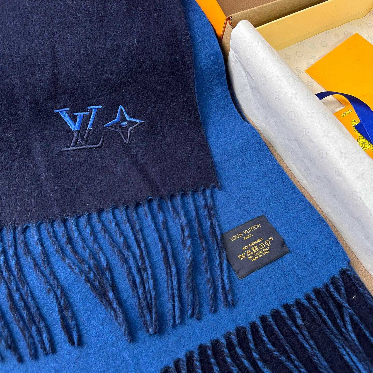 Louis Vitton LV Dual Scarf - DopestKickz