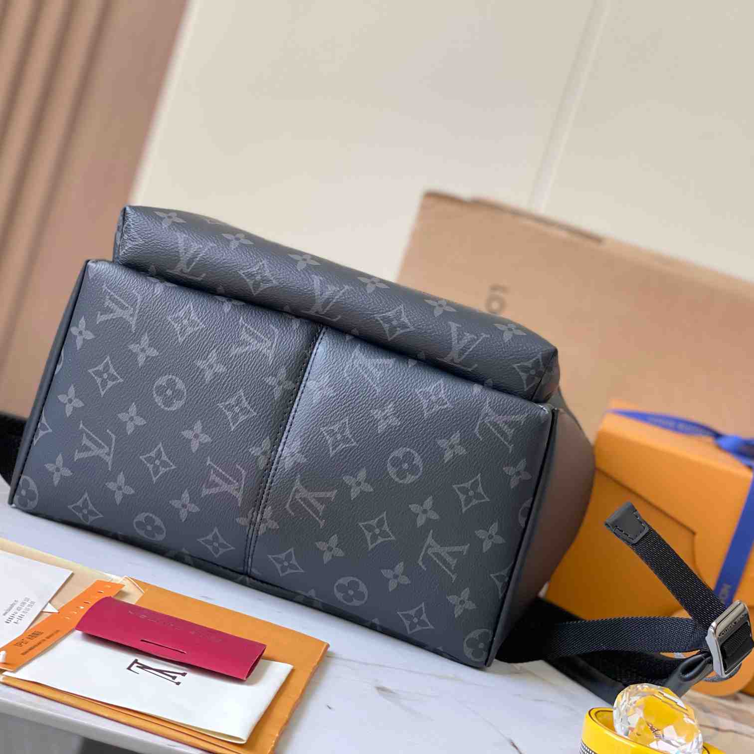 Louis Vuitton Discovery Backpack PM  (29*38*20cm)     M22558 - DopestKickz