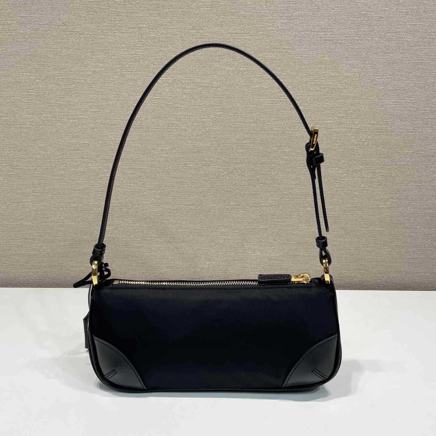 Prada Re-Edition 2002 Re-Nylon And Brushed Leather Shoulder Bag - DopestKickz