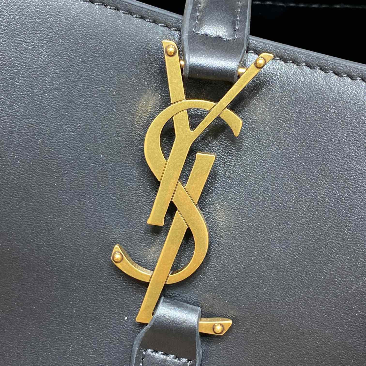 Saint Laurent Le 37 Small In Shiny Leather - DopestKickz