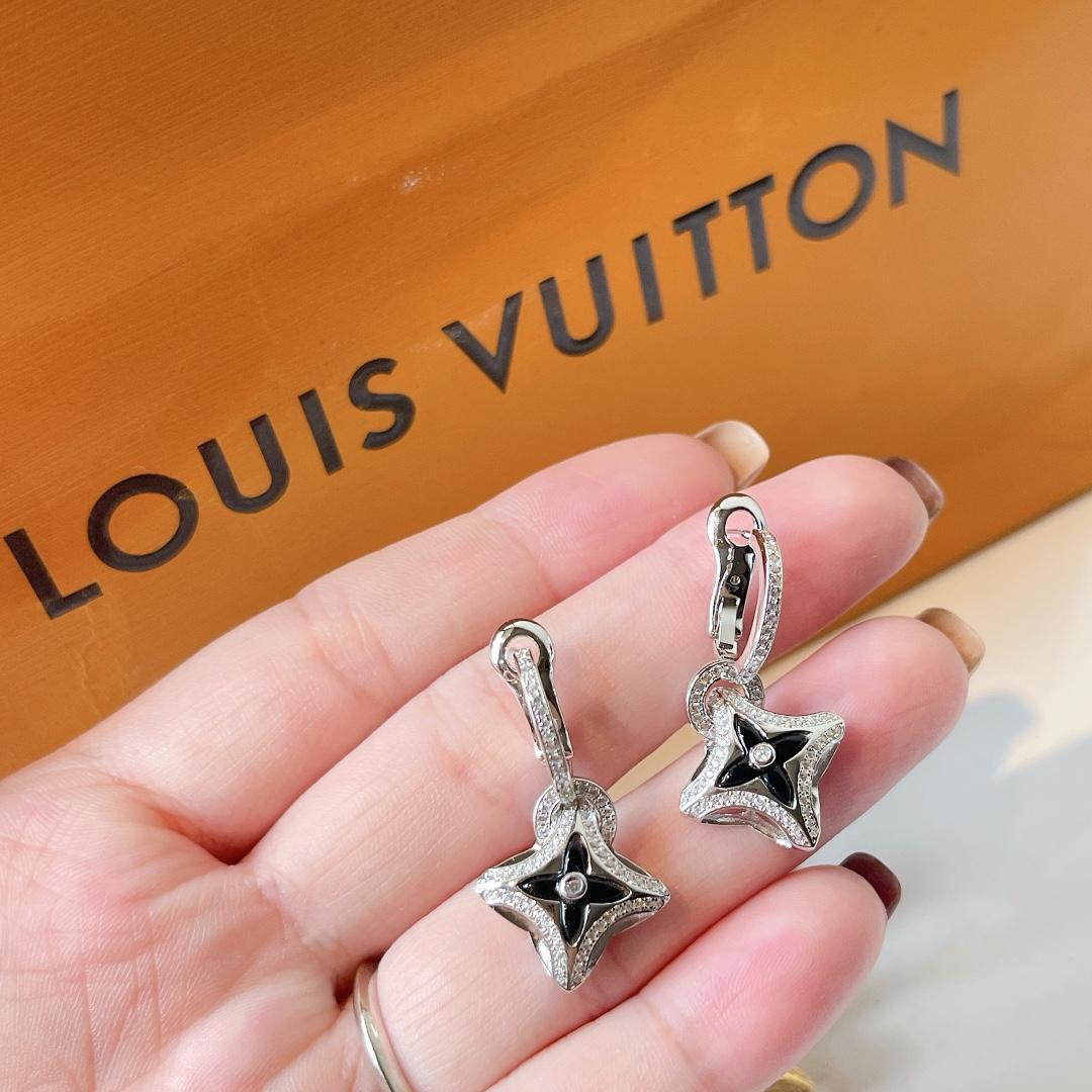 Louis Vuitton Ever Blossom Earrings   Q9696 - DopestKickz