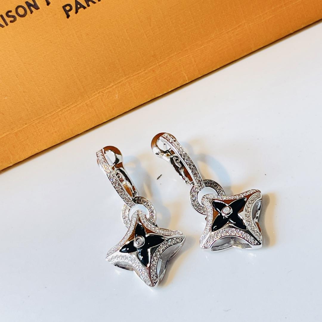 Louis Vuitton Ever Blossom Earrings   Q9696 - DopestKickz