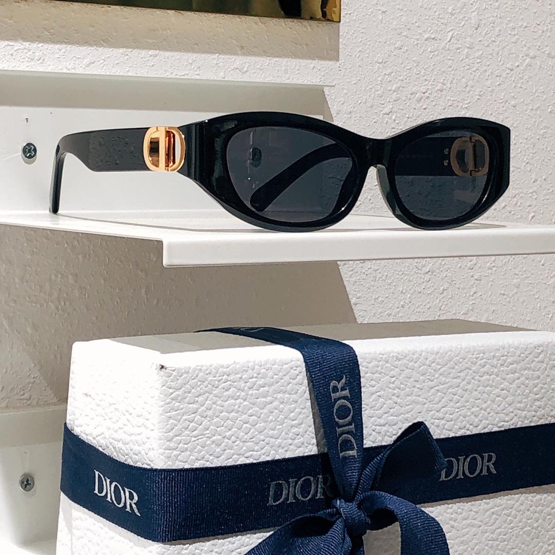 Dior 30Montaigne S9U Sunglasses - DopestKickz