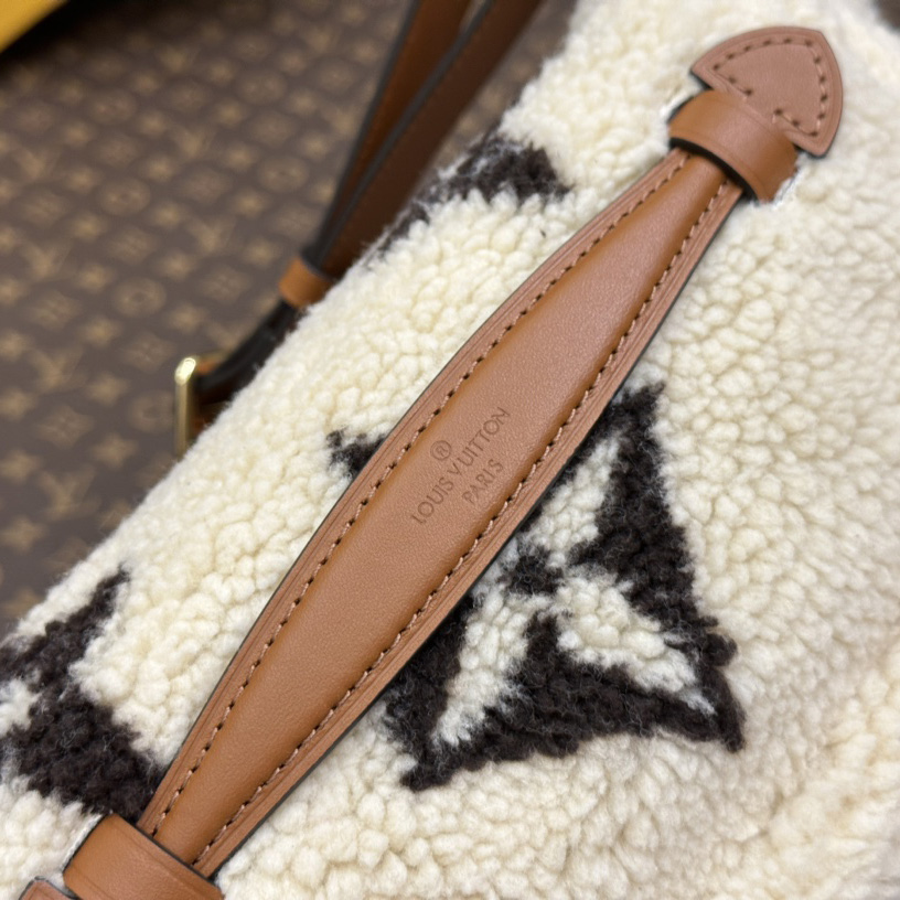 Louis Vuitton LV SKI Bumbag   M23715 - DopestKickz