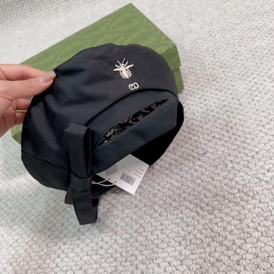 Dior Arty Dior Oblique Beret With Bow - DopestKickz