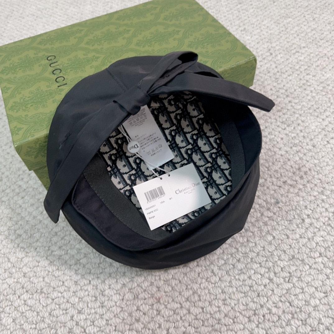 Dior Arty Dior Oblique Beret With Bow - DopestKickz