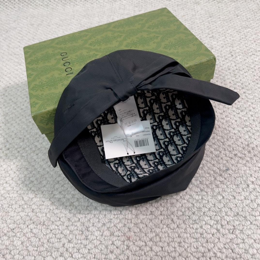 Dior Arty Dior Oblique Beret With Bow - DopestKickz