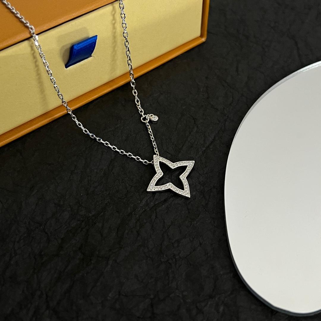 Louis Vuitton Blossom Pendant - DopestKickz