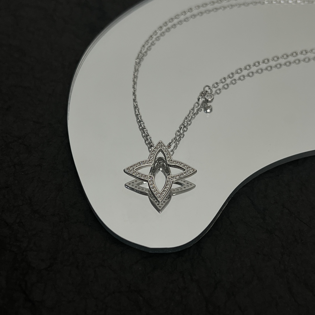 Louis Vuitton Blossom Pendant - DopestKickz