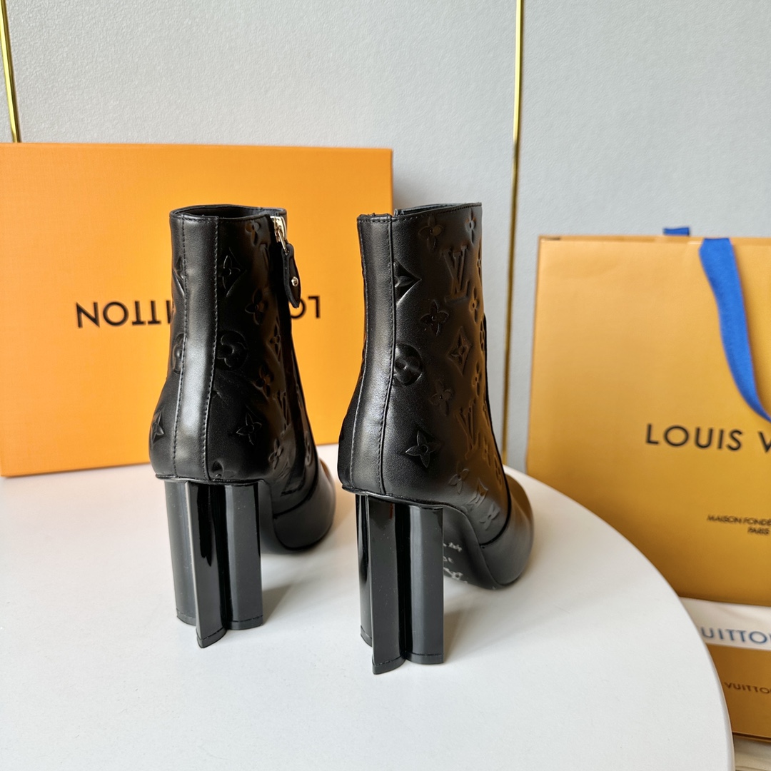 Louis Vuitton Silhouette Ankle Boot - DopestKickz