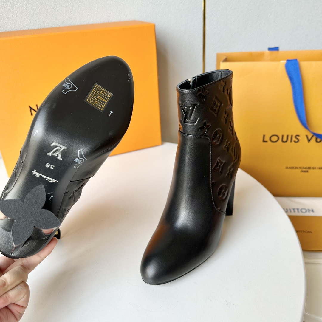 Louis Vuitton Silhouette Ankle Boot - DopestKickz