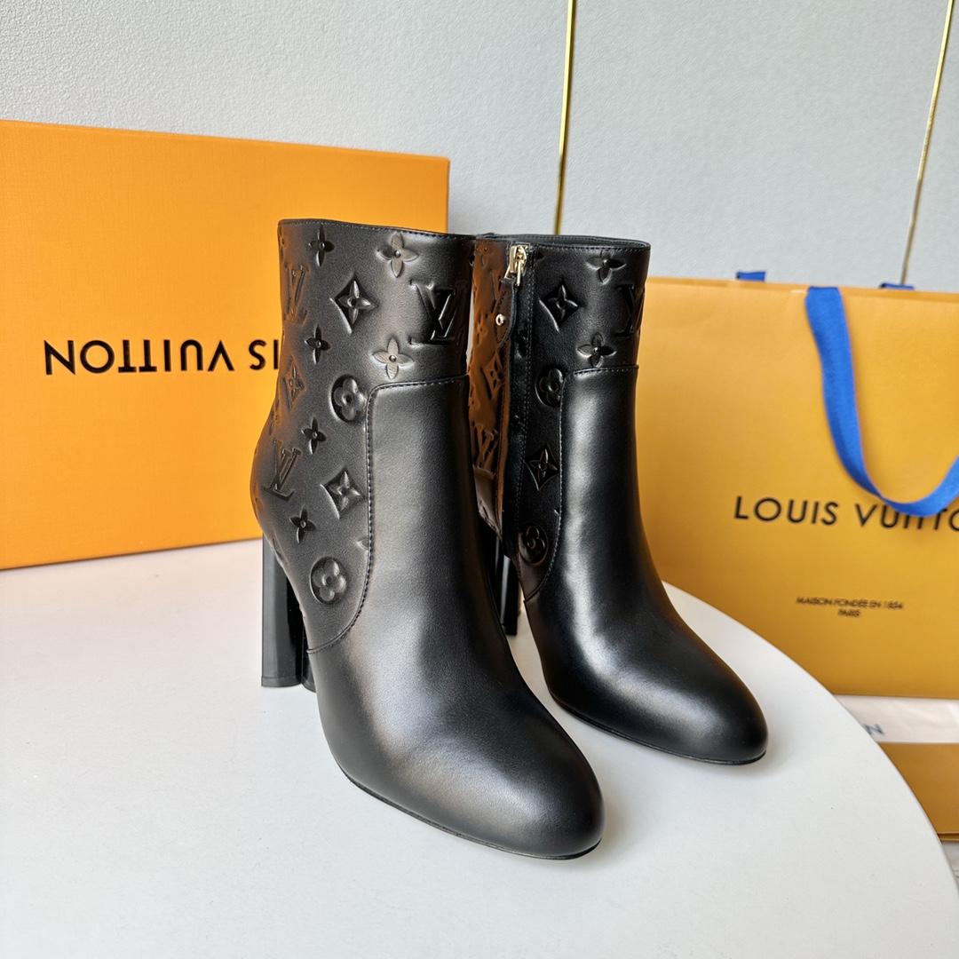Louis Vuitton Silhouette Ankle Boot - DopestKickz