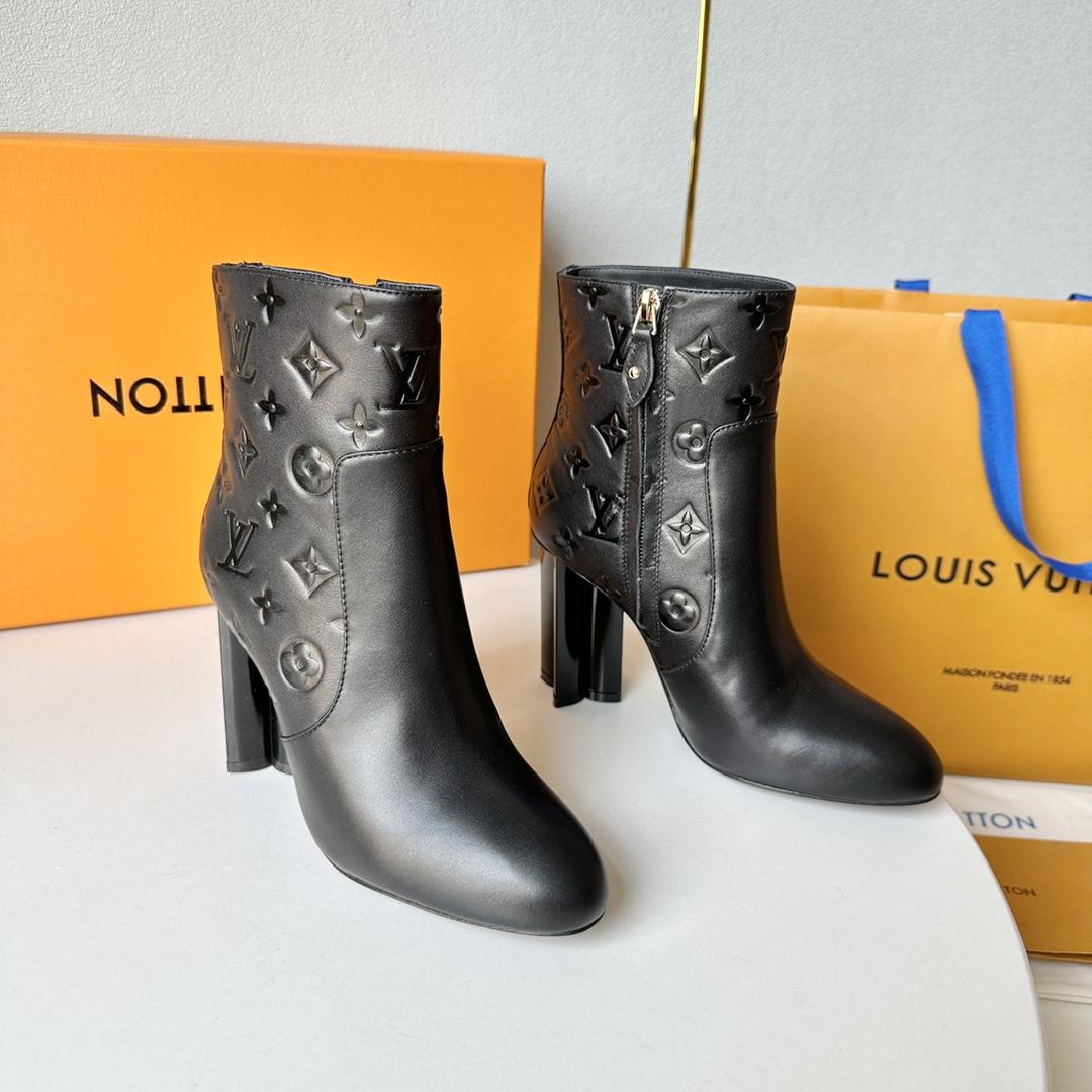 Louis Vuitton Silhouette Ankle Boot - DopestKickz