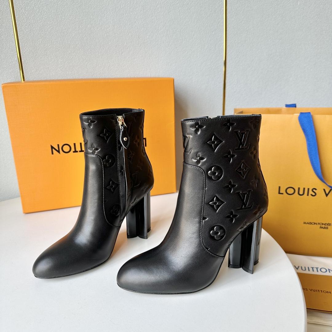 Louis Vuitton Silhouette Ankle Boot - DopestKickz