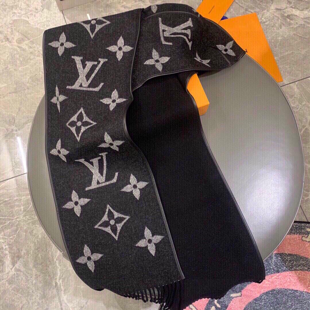 Louis Vuitton Fall For You Scarf - DopestKickz