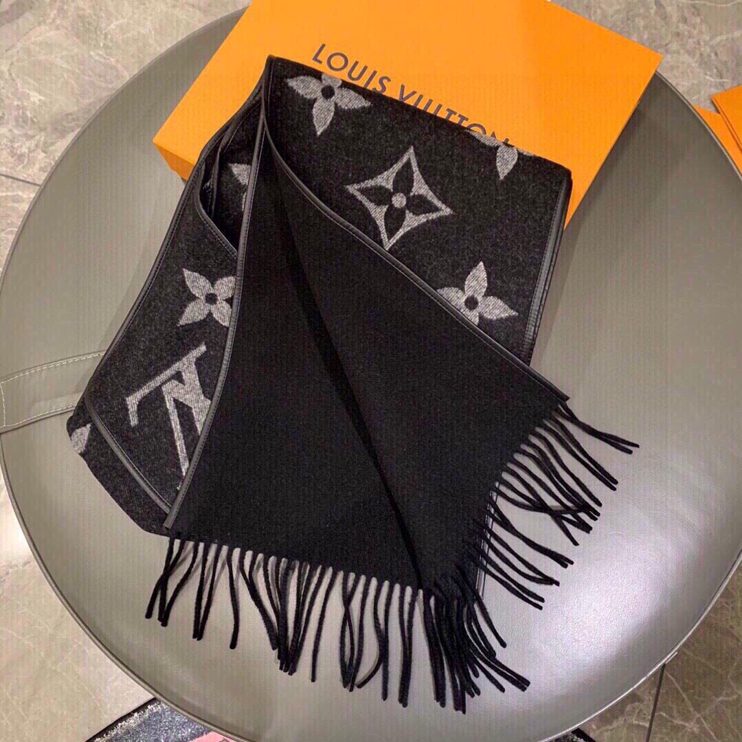 Louis Vuitton Fall For You Scarf - DopestKickz
