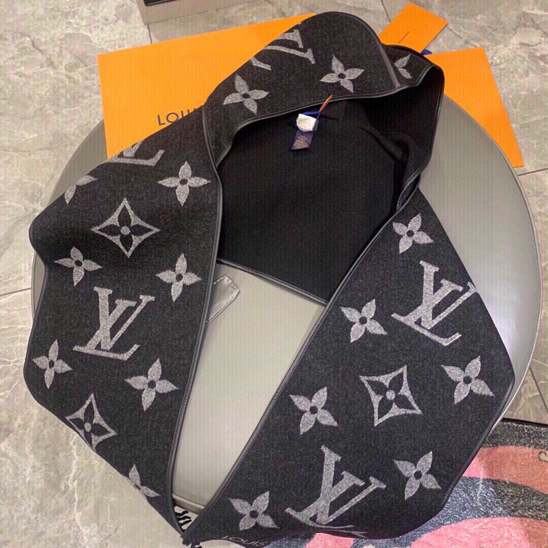 Louis Vuitton Fall For You Scarf - DopestKickz