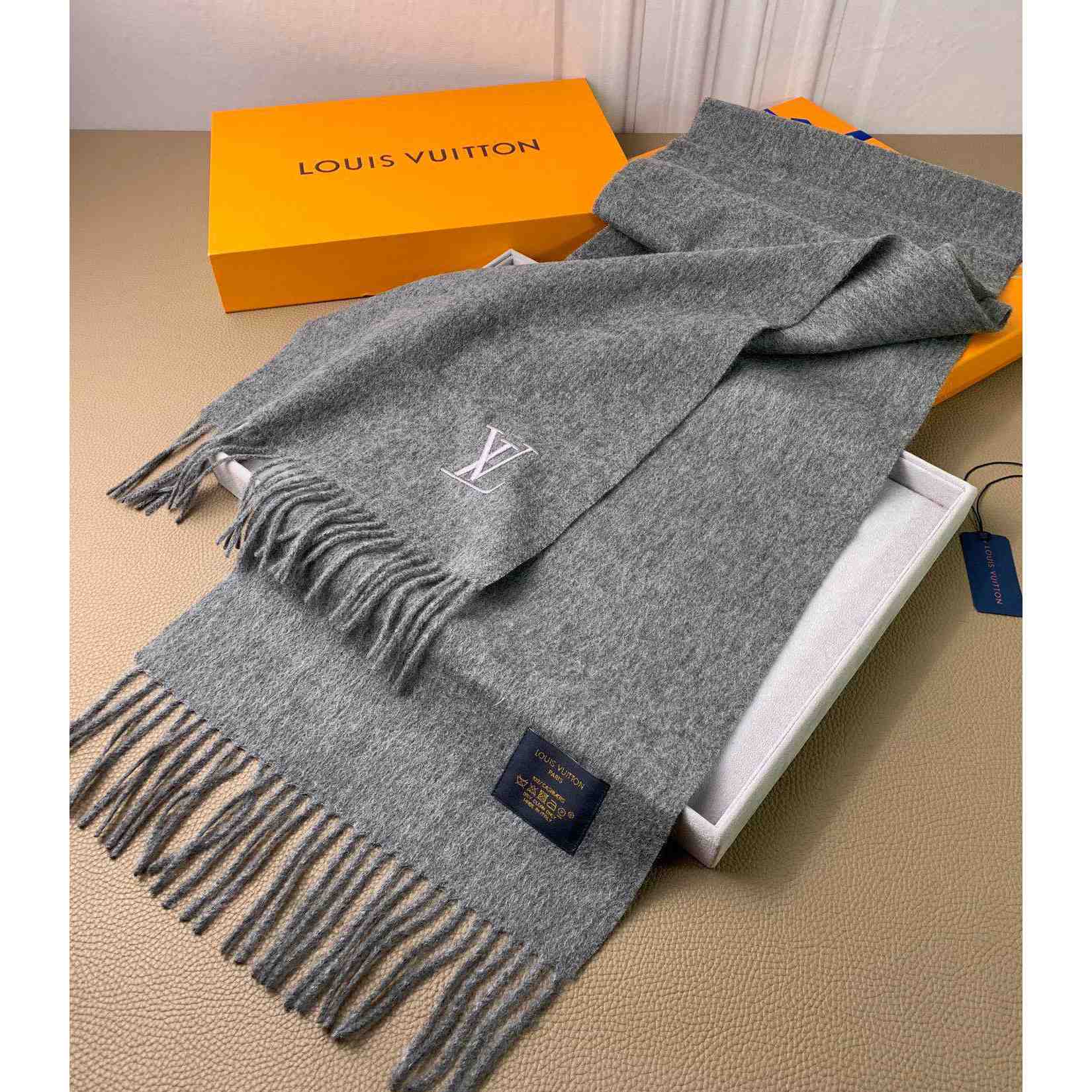 Louis Vuitton Jhelam Scarf - DopestKickz
